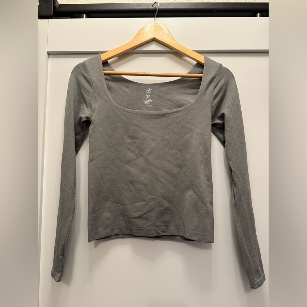 Aura Charcoal Long Sleeve Women's Athletic Top